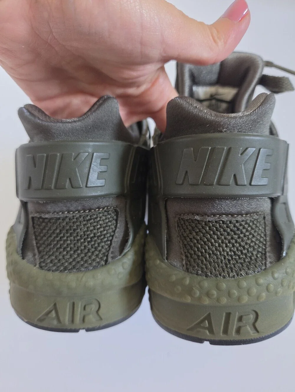 Nike Air Huarache Army olive cargo Green Size 9